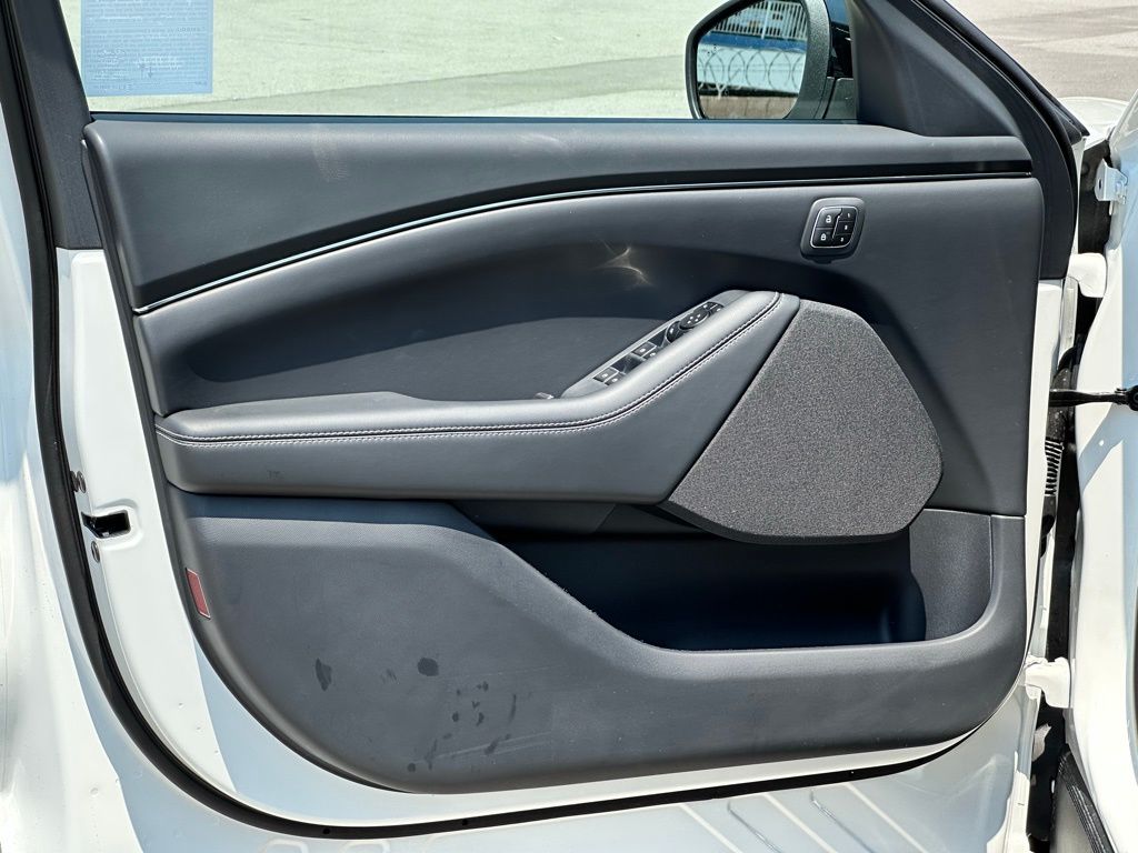 2025 Ford Mustang Mach-E Select photo 15