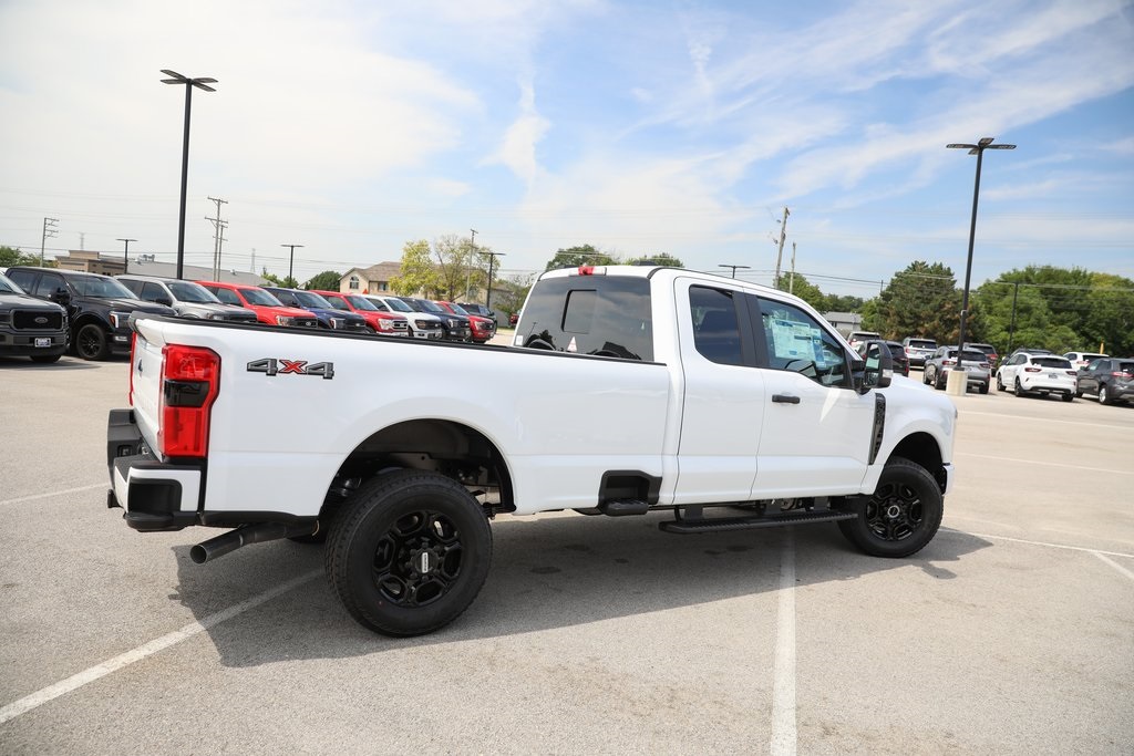 2025 Ford F-350 XL photo 9