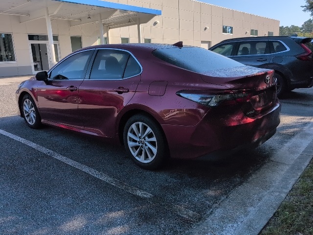 2021 Toyota Camry LE photo 4