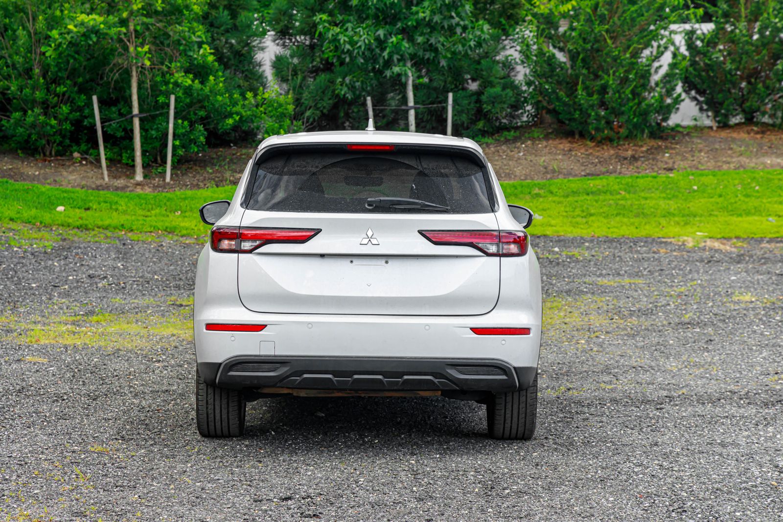 2022 Mitsubishi Outlander ES photo 7