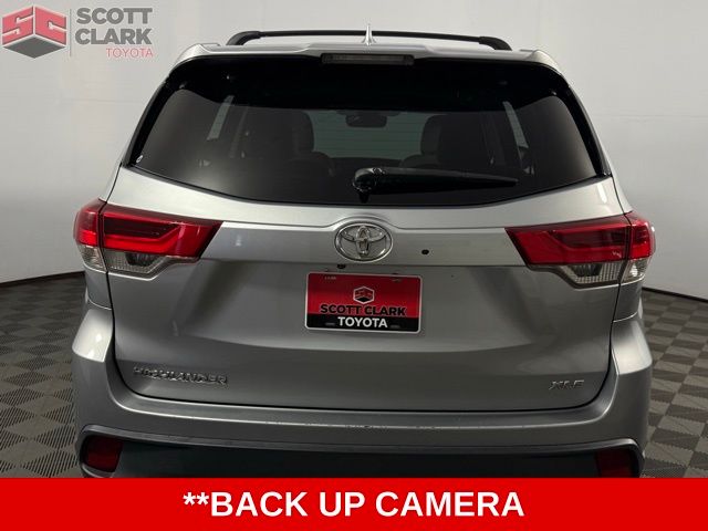2017 Toyota Highlander XLE photo 4