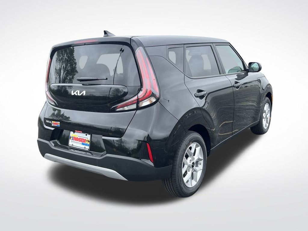 2025 Kia Soul S photo 3