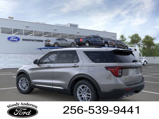2025 Ford Explorer photo 2