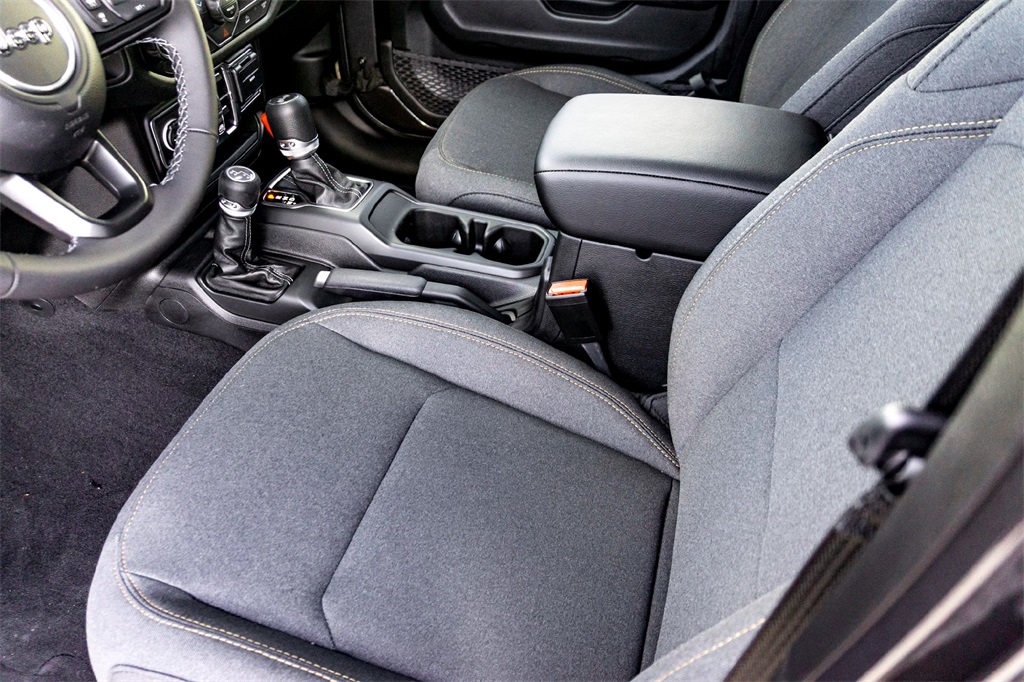 2025 Jeep Wrangler Sport S photo 8