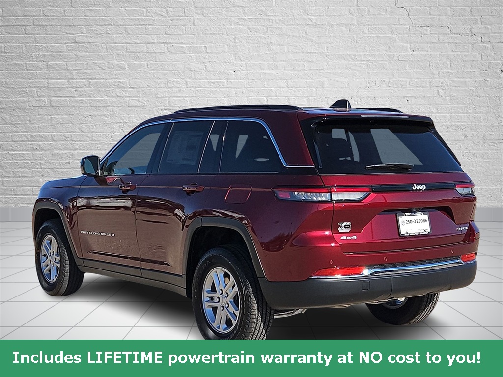 2025 Jeep Grand Cherokee Laredo photo 2