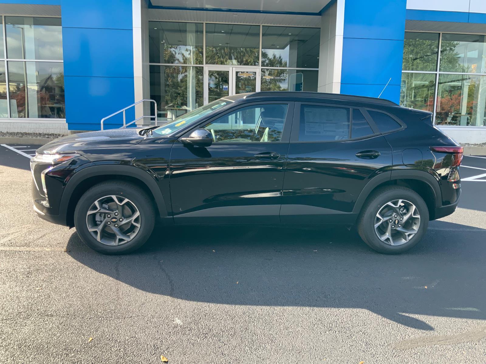 2026 Chevrolet Trax LT photo 4