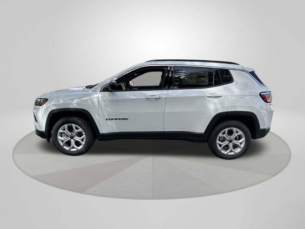 2025 Jeep Compass Latitude photo 4