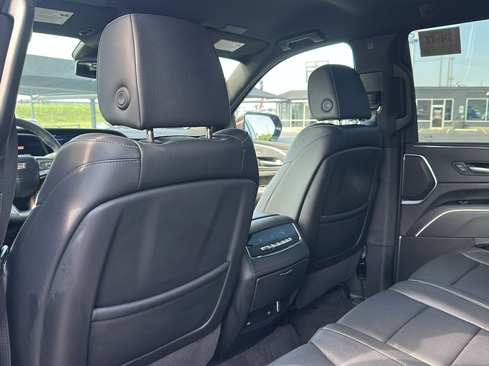 2023 Cadillac Escalade Luxury photo 6