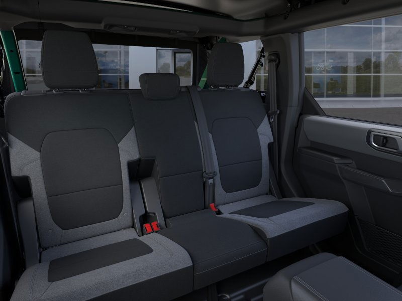 2025 Ford Bronco Base photo 9