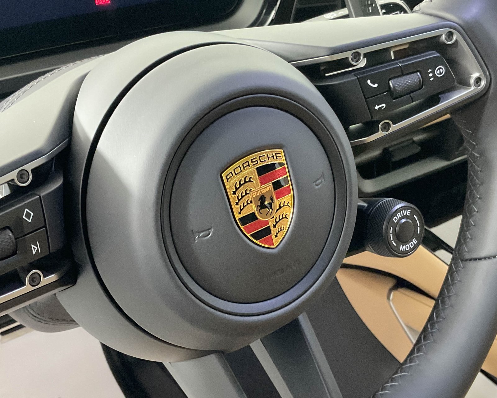 2024 Porsche Cayenne Turbo E-Hybrid photo 17