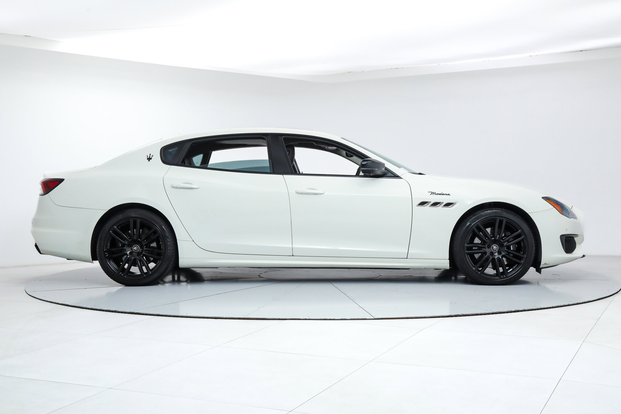 2022 Maserati Quattroporte Modena photo 3