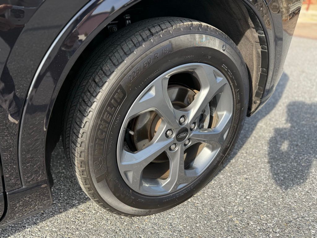 2023 Ford Escape ST-Line photo 8