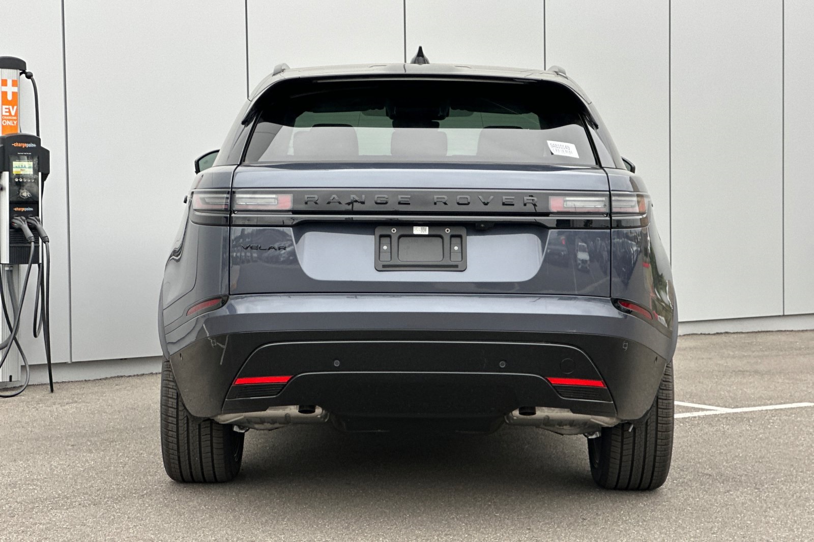 2025 Land Rover Range Rover Velar SE photo 4