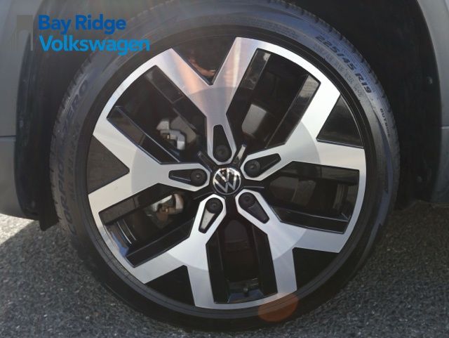 2022 Volkswagen Taos SEL photo 4