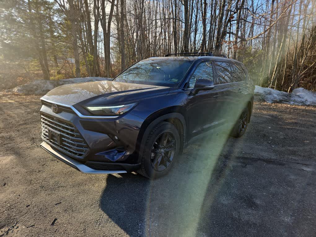 2024 Toyota Grand Highlander Platinum's photo