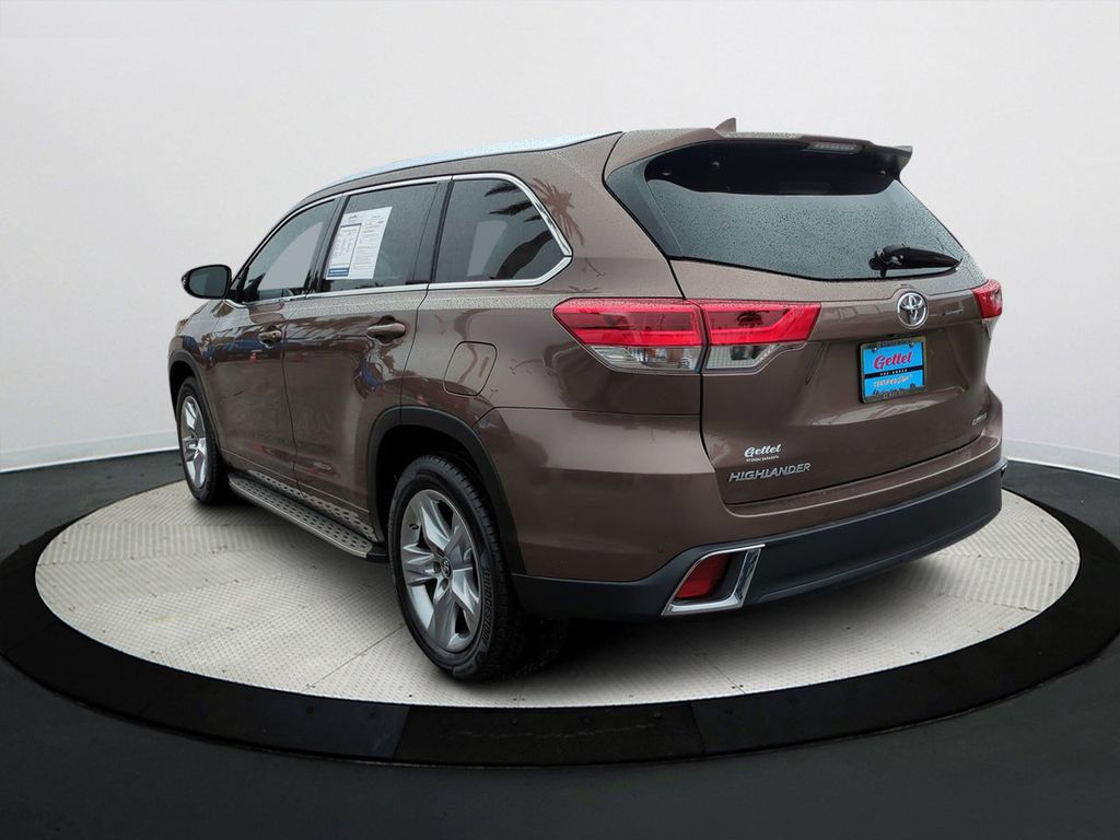 2017 Toyota Highlander Limited photo 4