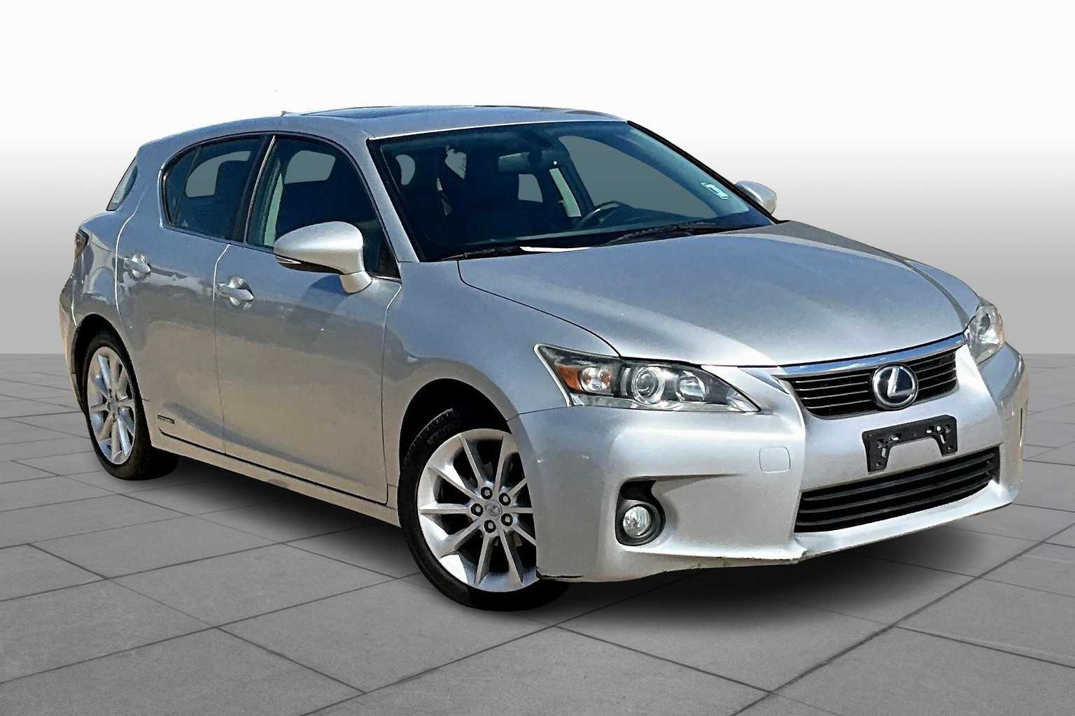 2013 Lexus CT 200h photo 2