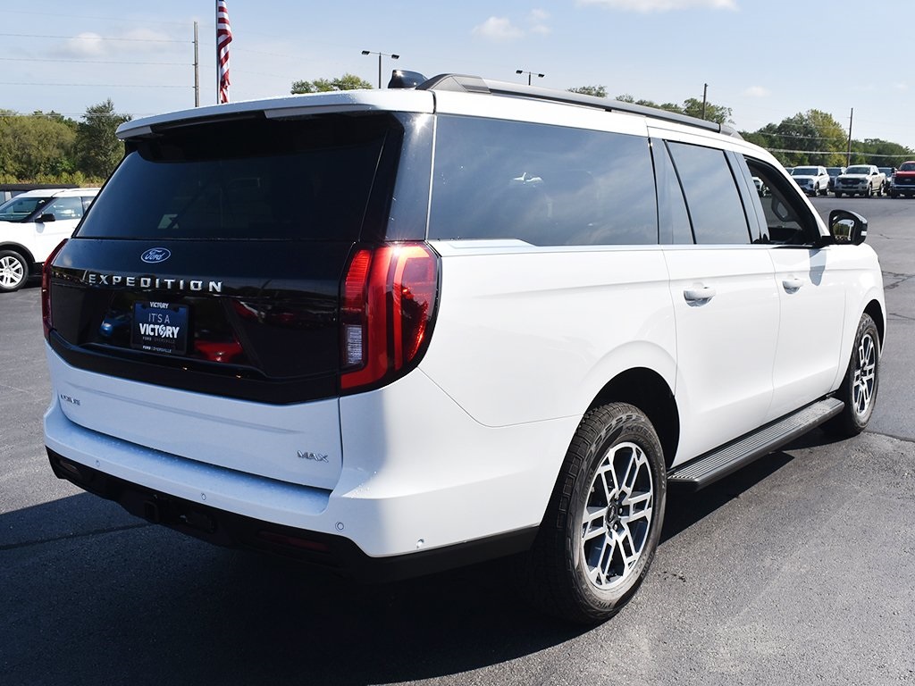 2025 Ford Expedition MAX photo 13