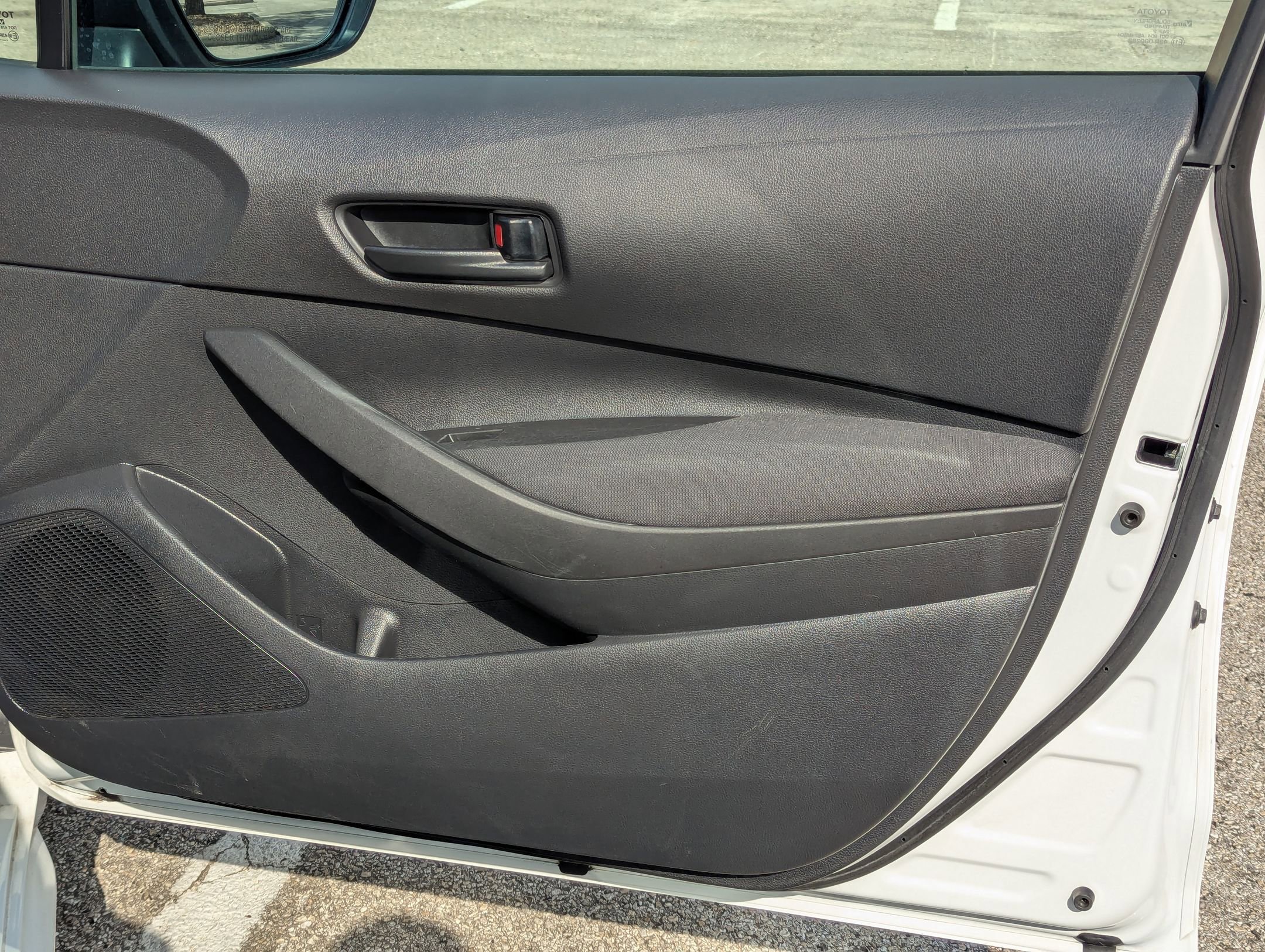 2022 Toyota Corolla LE photo 28