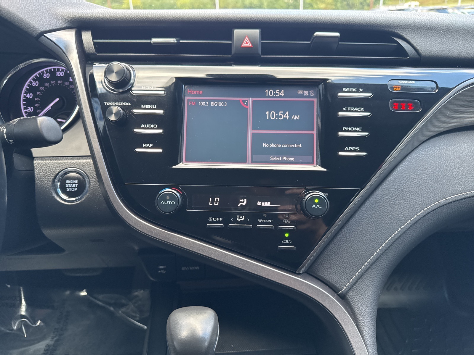 2019 Toyota Camry SE photo 28