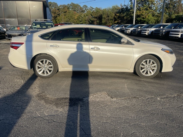2015 Toyota Avalon Limited photo 2