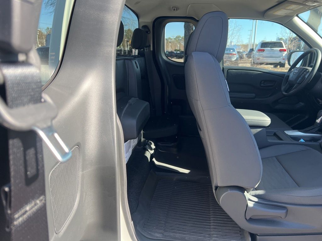 2025 Nissan Frontier King Cab S photo 14