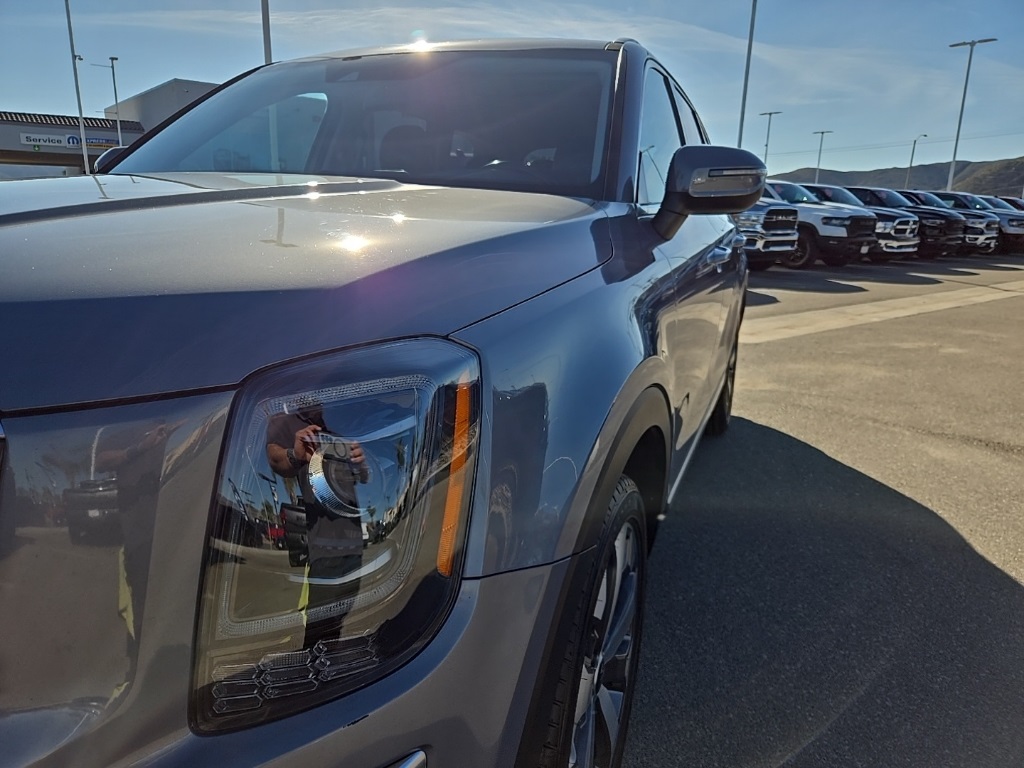 2020 Kia Telluride S photo 2