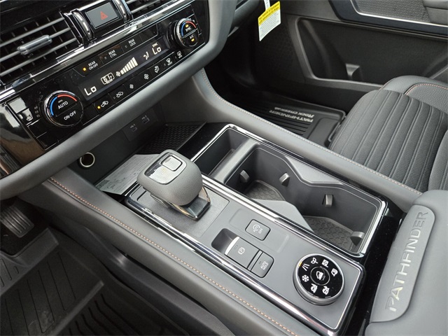 2025 Nissan Pathfinder Rock Creek photo 18