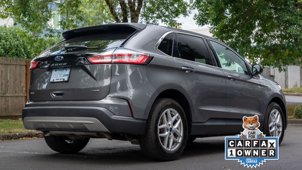 2022 Ford Edge SEL photo 4