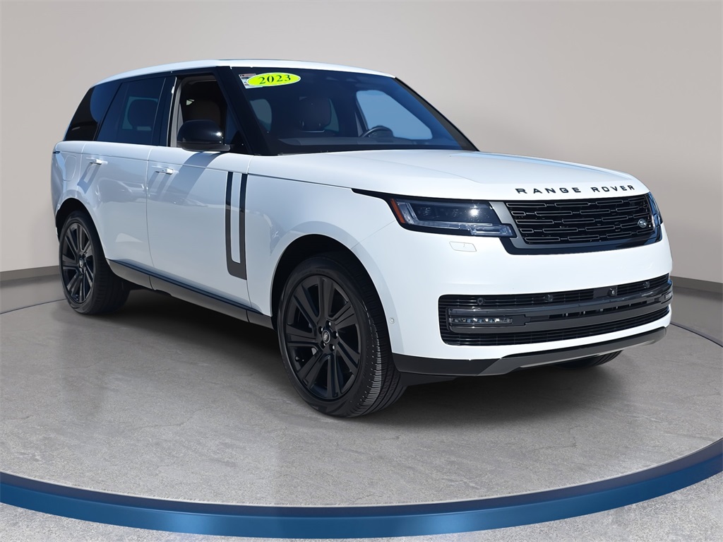 2023 Land Rover Range Rover SE photo 2