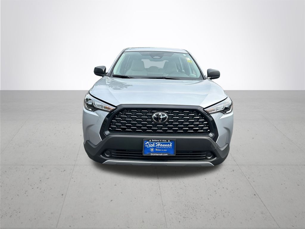 2025 Toyota Corolla Cross L photo 3