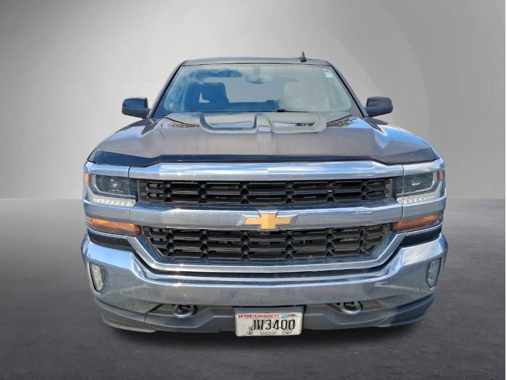 Used 2018 Chevrolet Silverado 1500 LT with VIN 3GCUKREC5JG530867 for sale in Red Wing, Minnesota