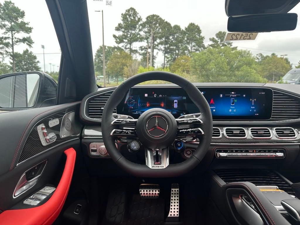 2025 Mercedes Benz GLE 63 AMG 4MATIC photo 4
