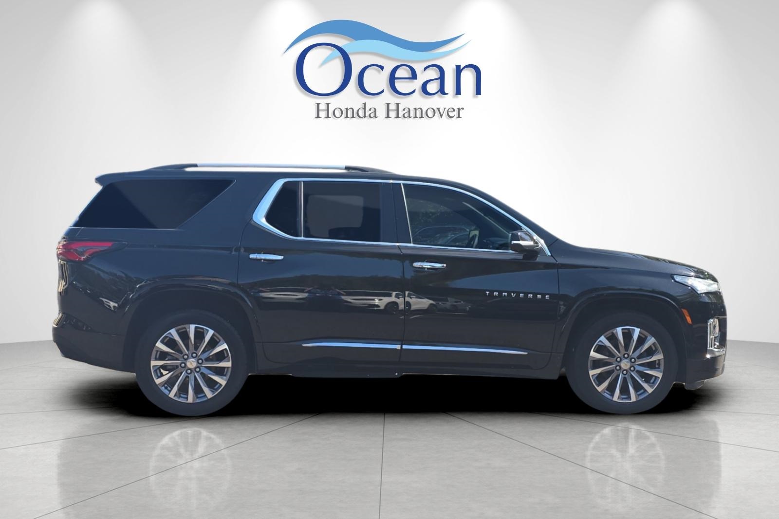 2023 Chevrolet Traverse Premier photo 2