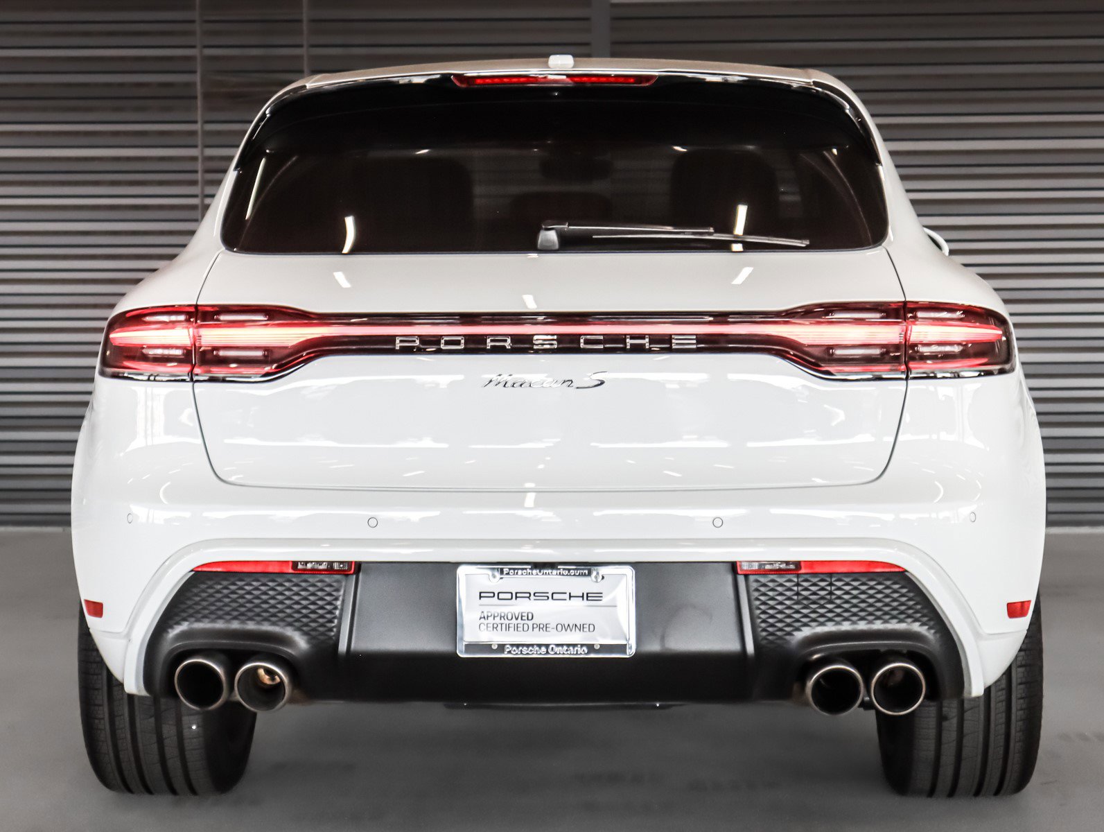 2025 Porsche Macan S photo 9