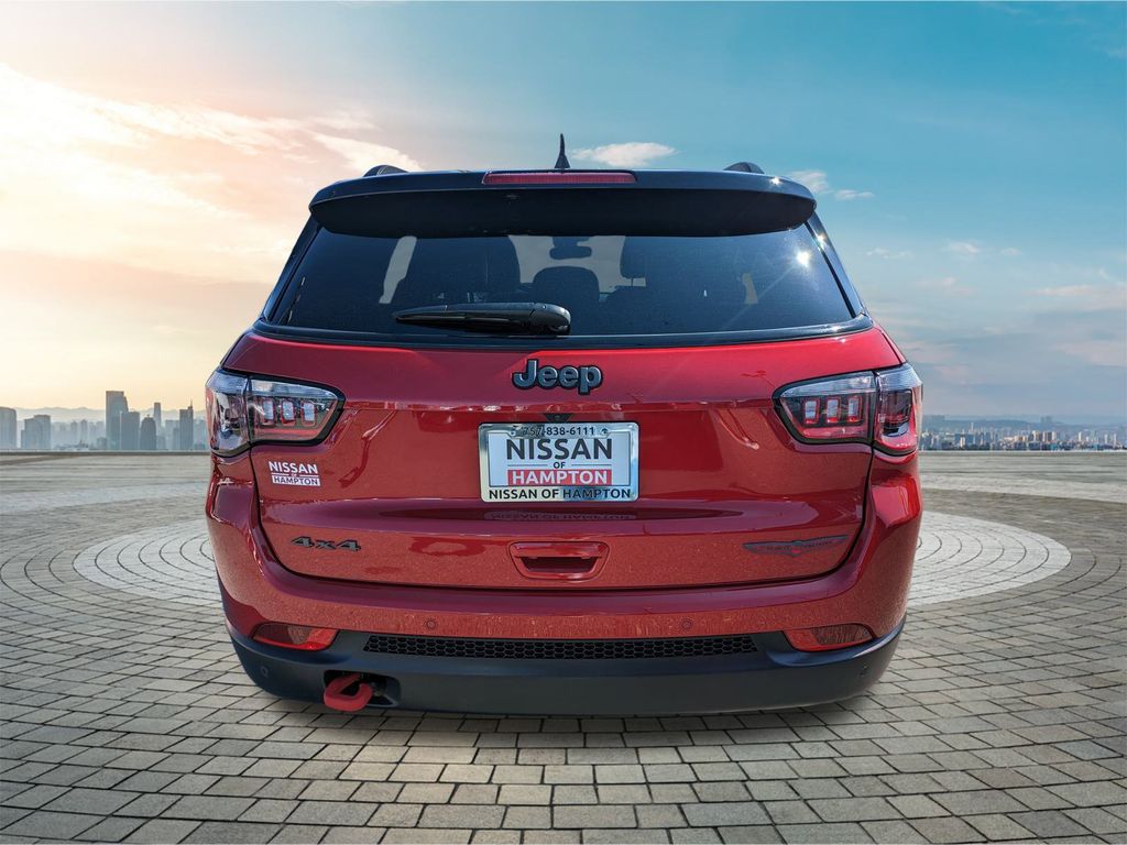 2025 Jeep Compass Trailhawk photo 3