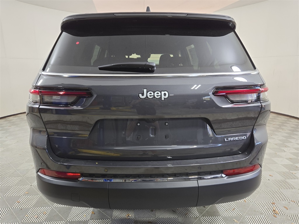2025 Jeep Grand Cherokee Laredo photo 8