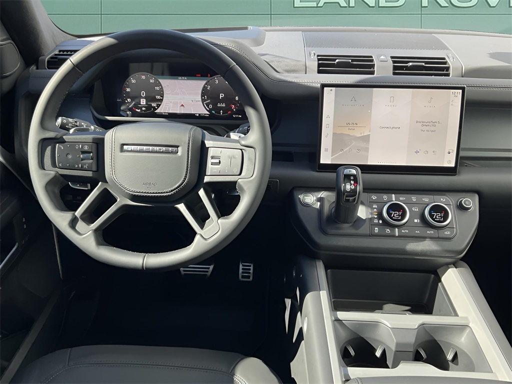 2025 Land Rover Defender 110 V8 photo 8