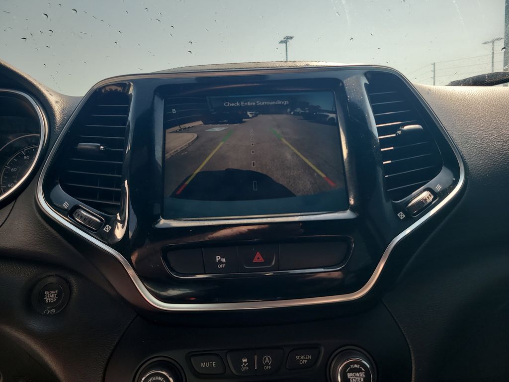 2020 Jeep Cherokee Limited photo 16