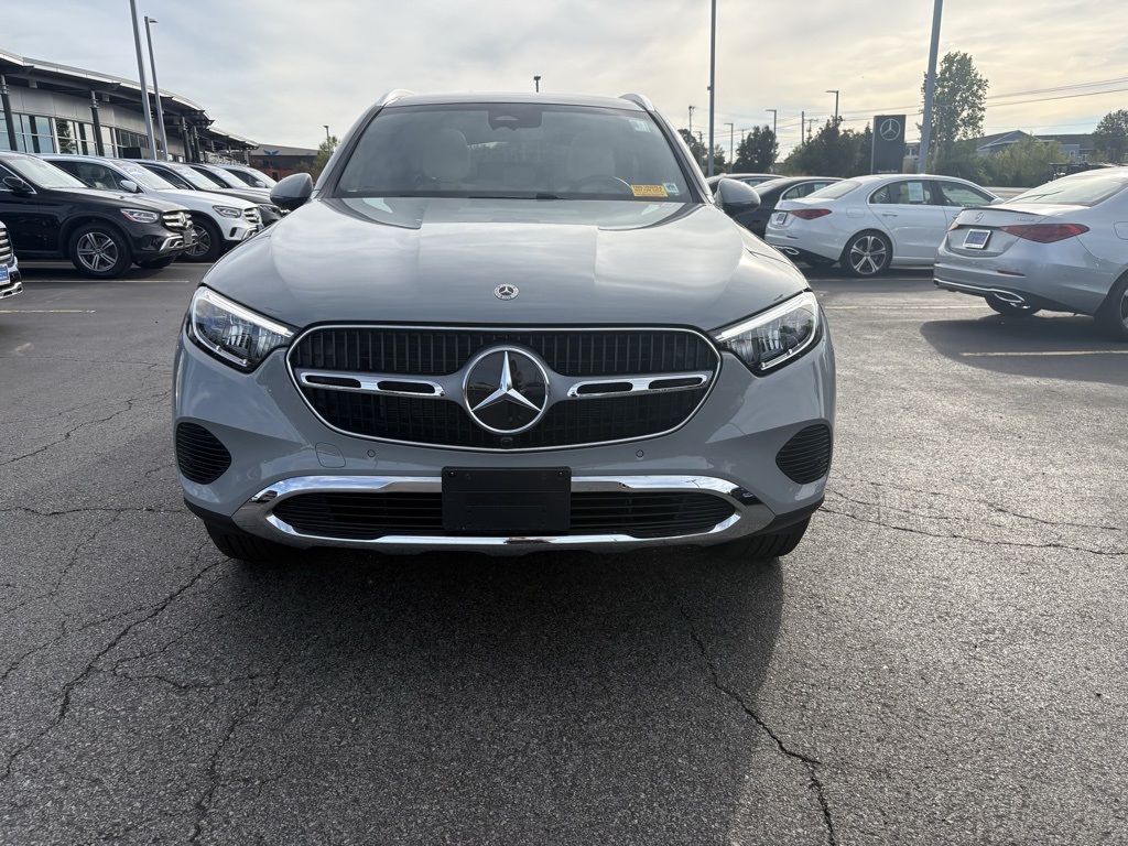 2025 Mercedes Benz GLC 300 4MATIC photo 2