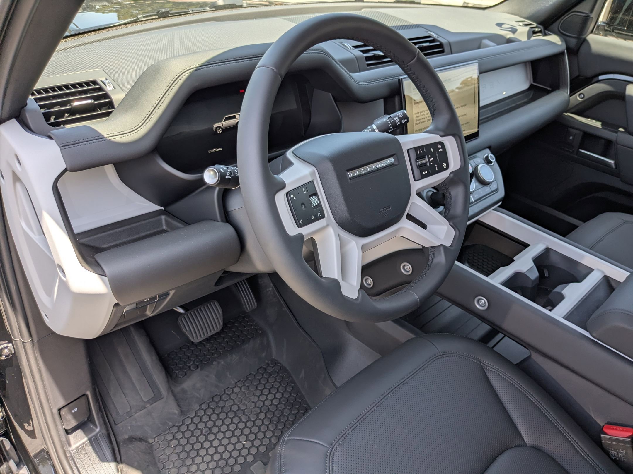 2025 Land Rover Defender 130 S photo 10