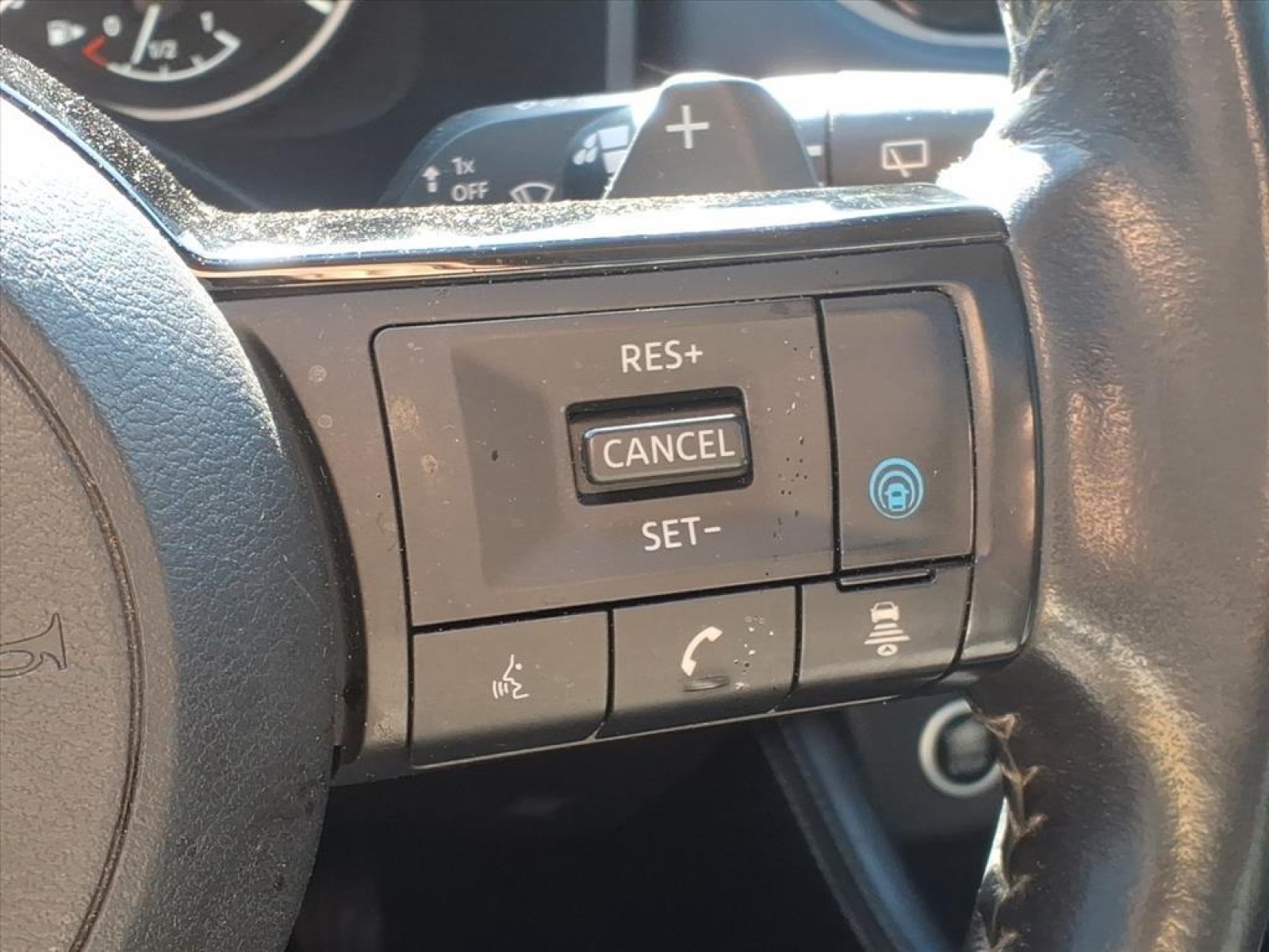 2023 Nissan Rogue SL Black at Robbins Nissan