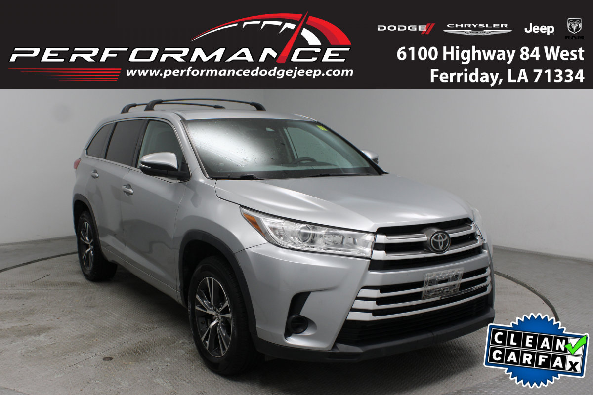 2018 Toyota Highlander LE's photo