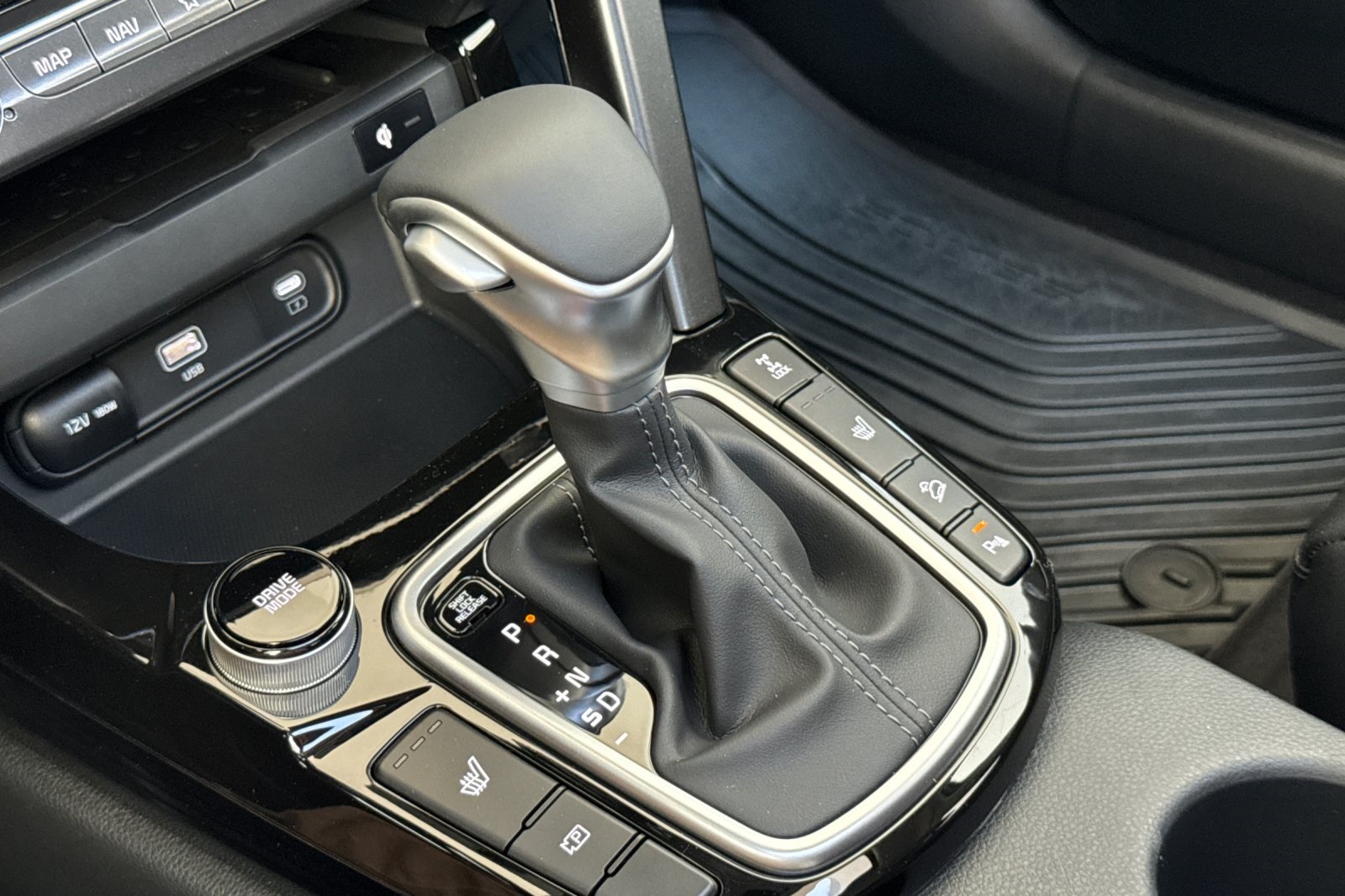 2026 Kia Seltos EX photo 16