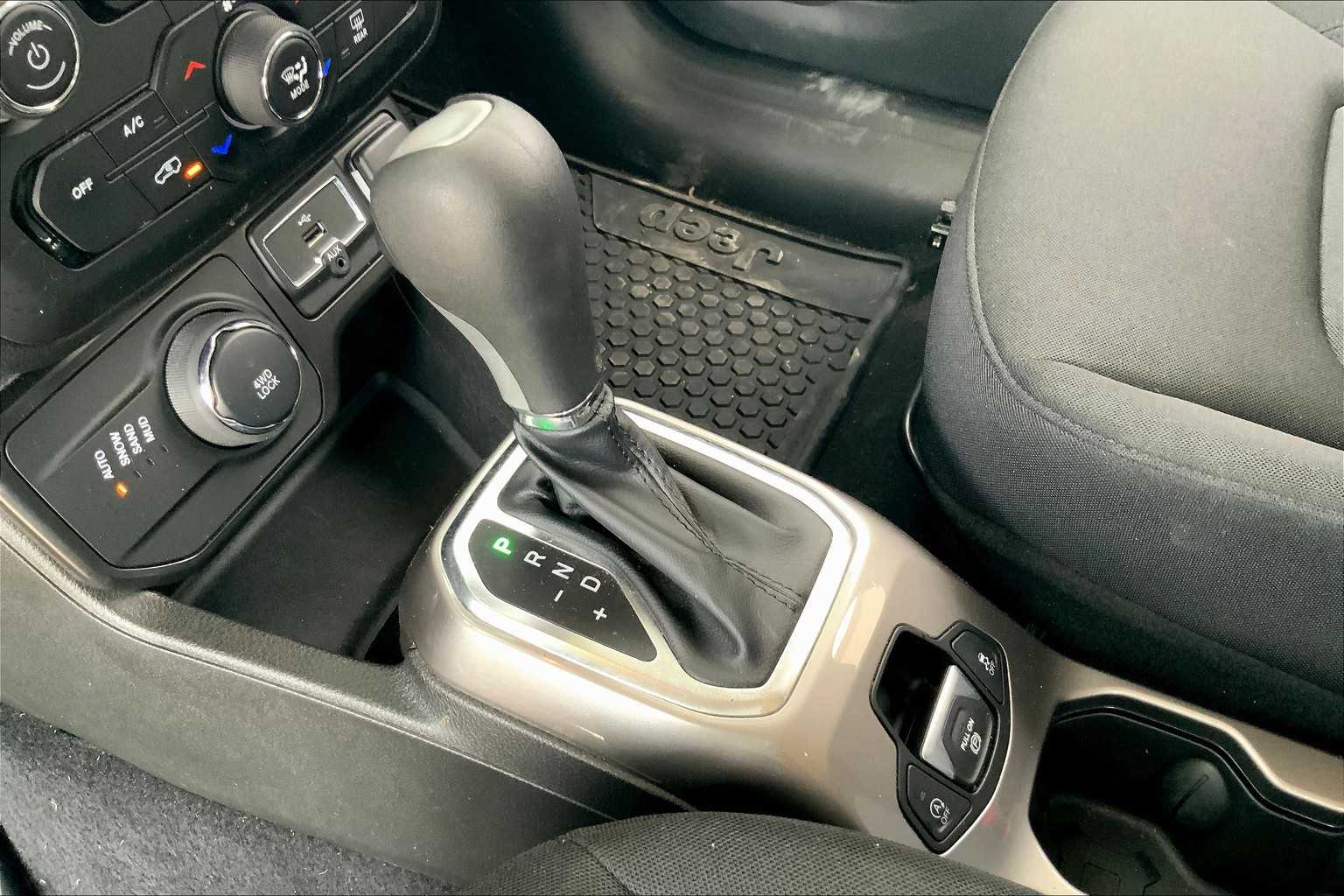 2022 Jeep Renegade Latitude photo 14