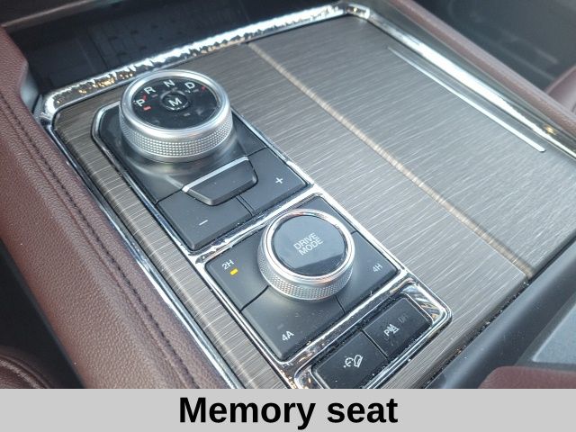 2024 Ford Expedition Limited photo 8