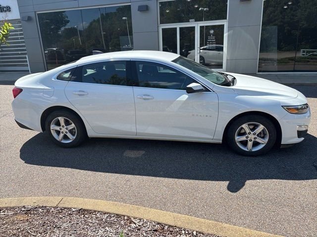 2023 Chevrolet Malibu LS photo 6