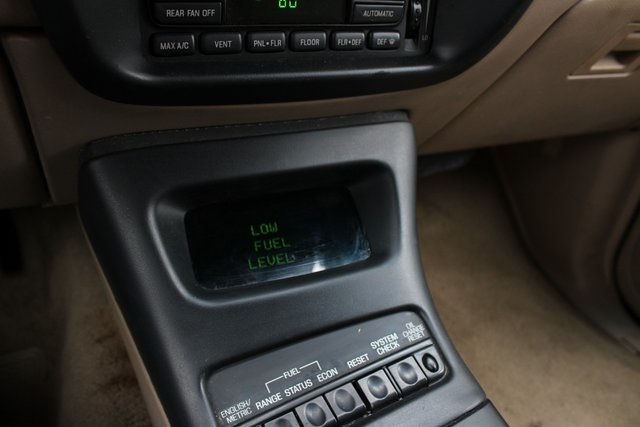 2000 Ford Explorer Eddie Bauer photo 2