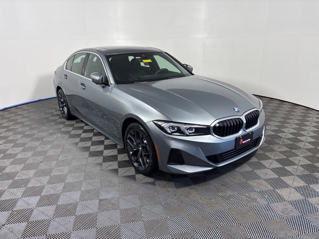 2025 BMW 3 Series 330i's photo