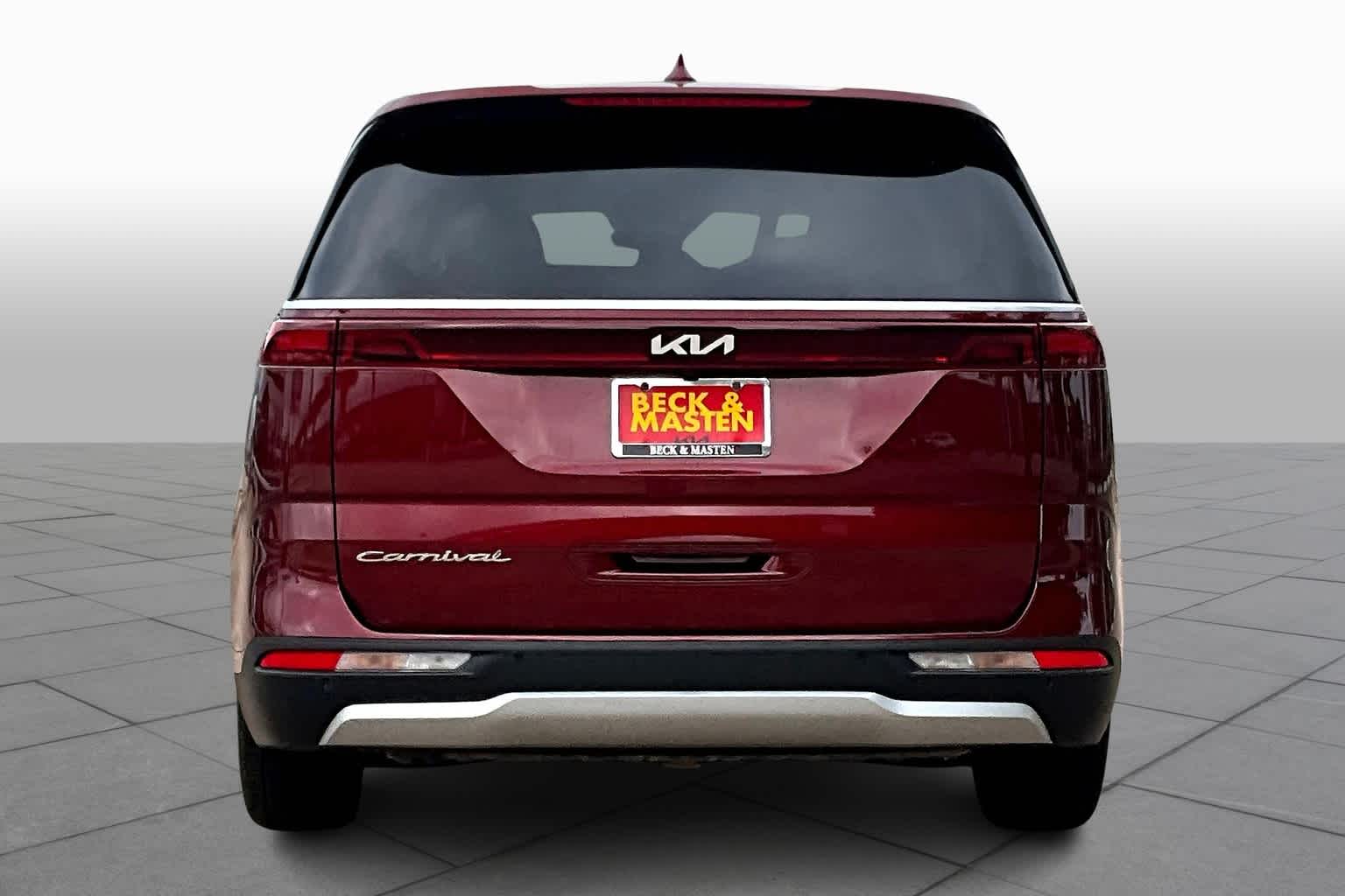 2022 Kia Carnival EX photo 4